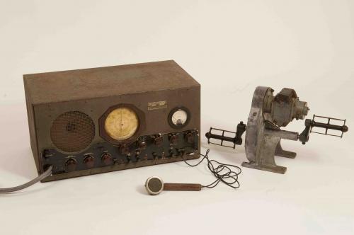 Radio transceiver, Traegar pedal radio